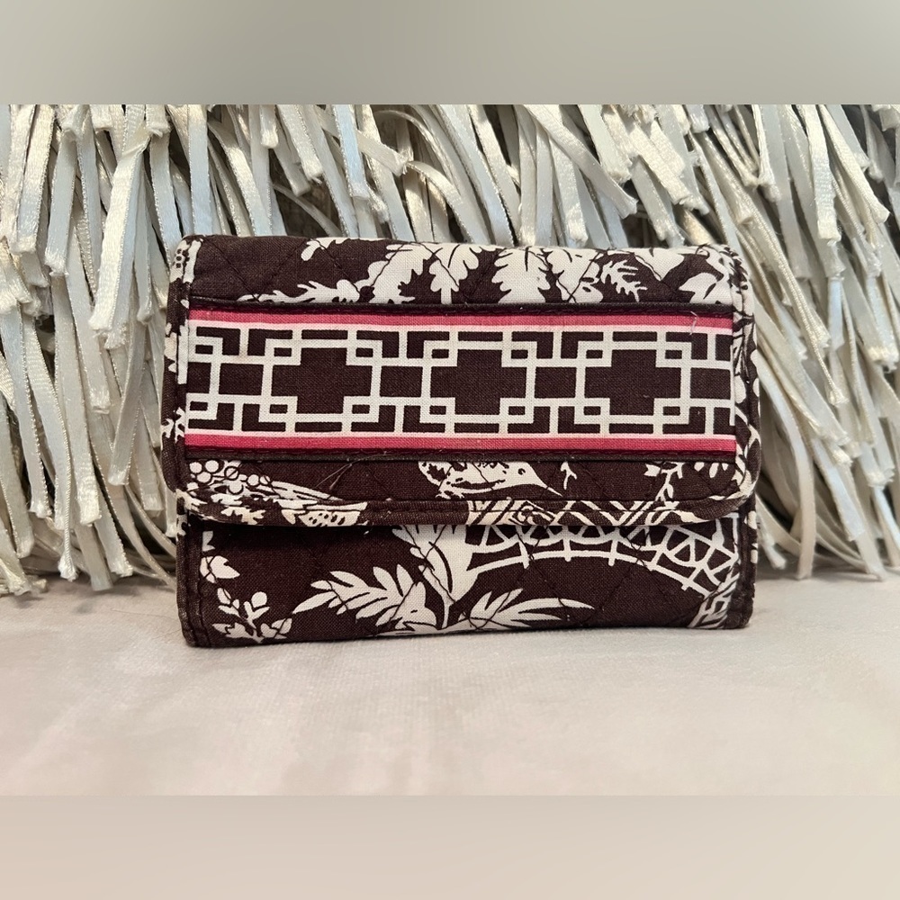 VERA BRADLEY Imperial Toile Trifold Euro Wallet Brown Pink White Retired Snap